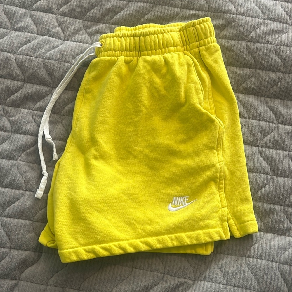 Nike club fleece shorts